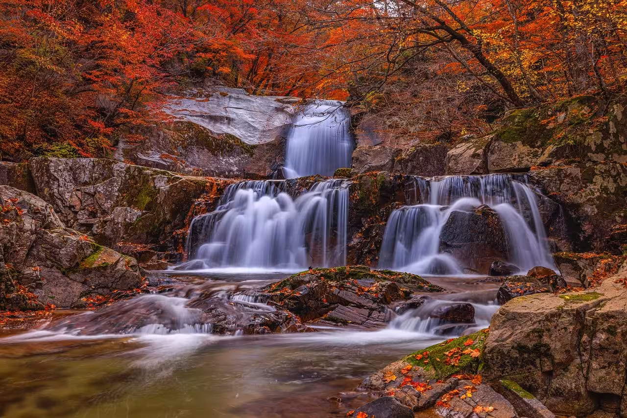 Premia e Val Formazza: terme, cascate e montagne per un weekend completo