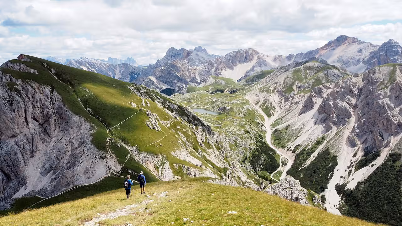 Langhe per escursionisti: sentieri, navette e alloggi per camminatori