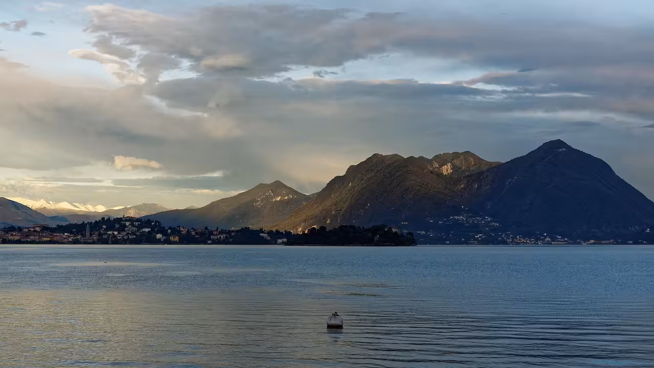 Lago Maggiore in camper: aree sosta, campeggi e itinerari pratici