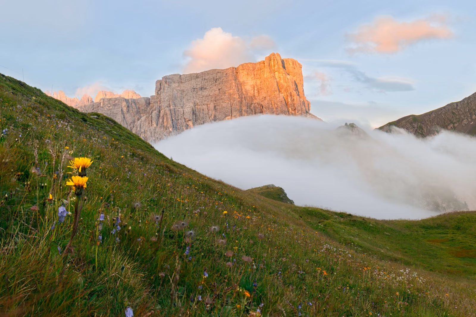 Sacro Monte di Crea: cappelle, natura e Monferrato