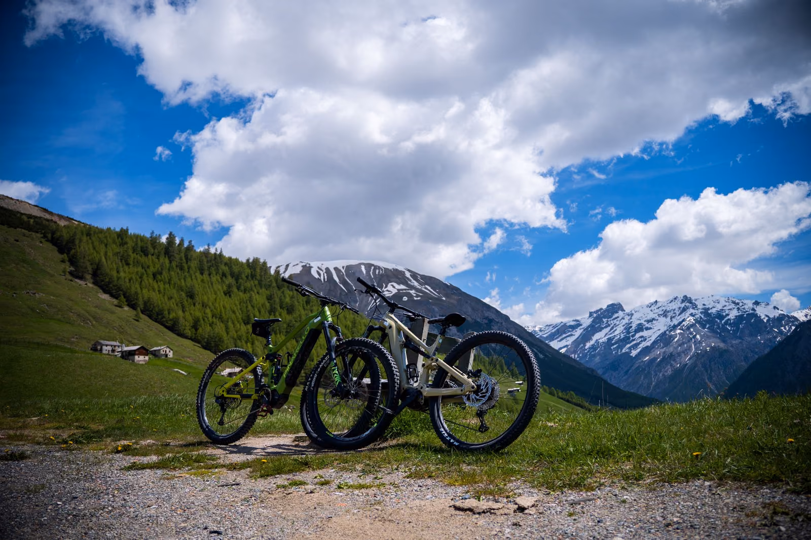 E-bike in Piemonte: 10 zone ideali tra colline, laghi e montagne
