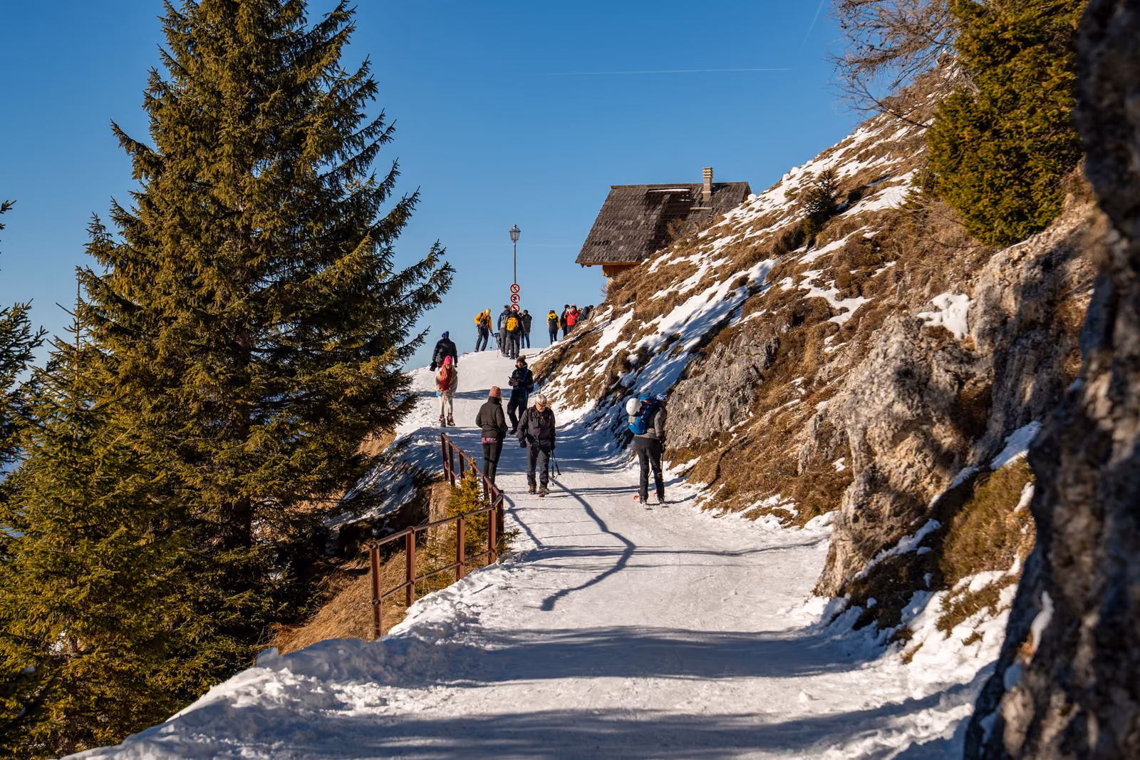 Team building in montagna in Piemonte: attività, rifugi e logistica
