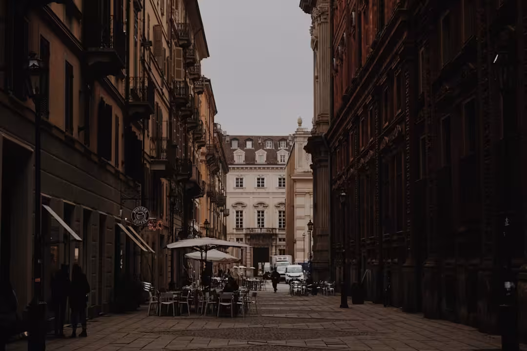 Torino medievale: mura, porte, castelli e tracce nel centro storico