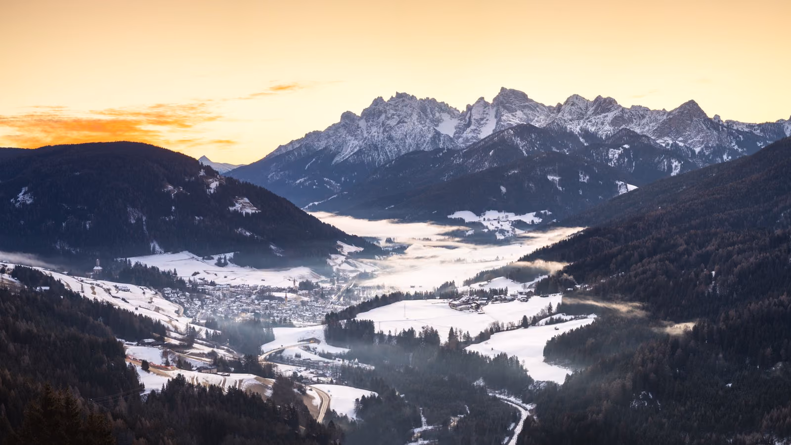 Lanzo Torinese: porta delle valli, mercati e gite in montagna